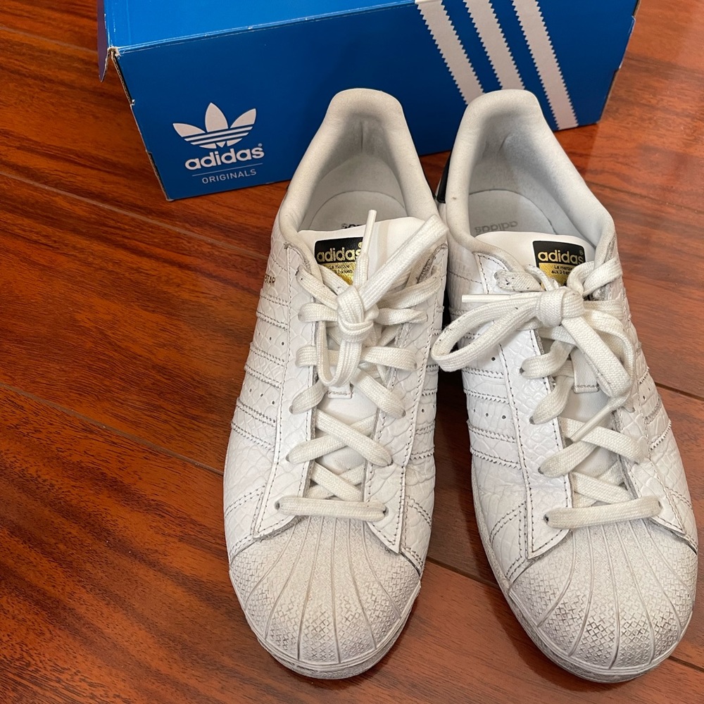 Adidas Superstar